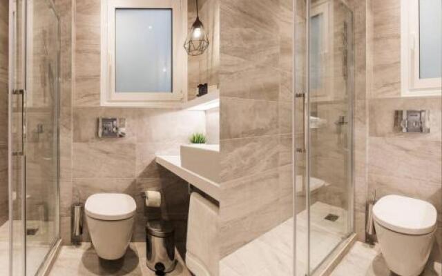 Chic and Cosy Flat in Plaka by UPSTREET