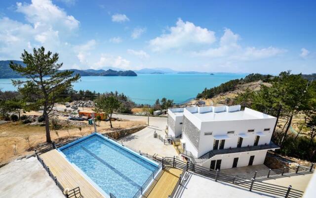 Yeosu Yegreena Pension