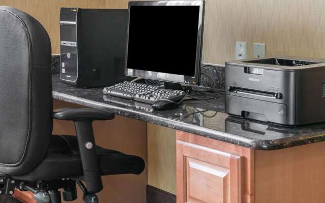 Sleep Inn & Suites - Airport