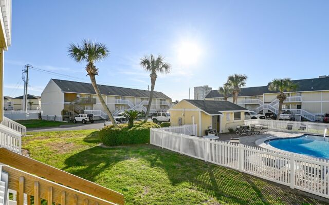 Sandpiper Cove 8112 Studio Bedroom Condo by RedAwning