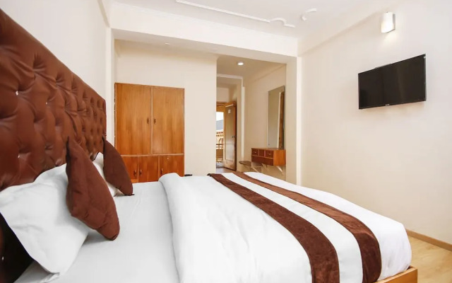 OYO 11388 Hotel Dimbir Regency