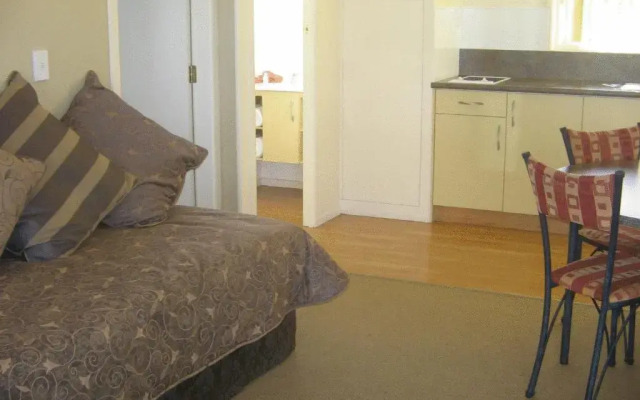 Shortland Court Motel