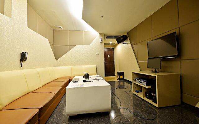ZEN Rooms Mampang Tendean
