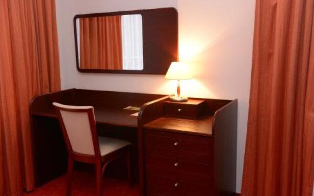 Hotel Pod Dębami