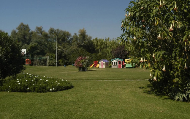 Marina Club Hotel