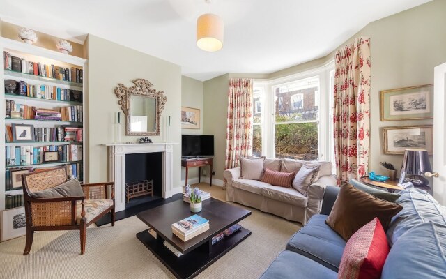 Green Retreat On Askew Crescent