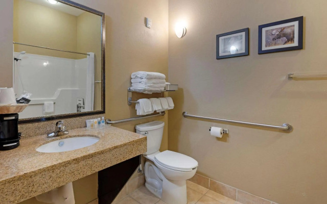 Comfort Suites Anchorage International Airport