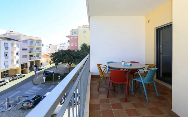 3-bedroom Apt, Sleeps 6, Pool, Gym & Jacuzzi