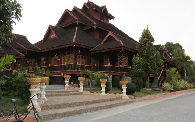 Hupin Inle Khaung Daing Village Resort