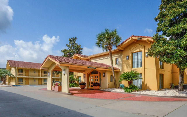 Quality Inn & Suites North Charleston - Ashley Phosphate