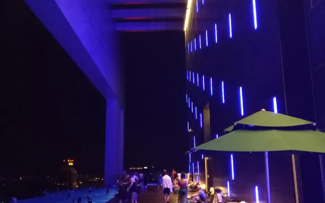 Platinum Suite by SNC