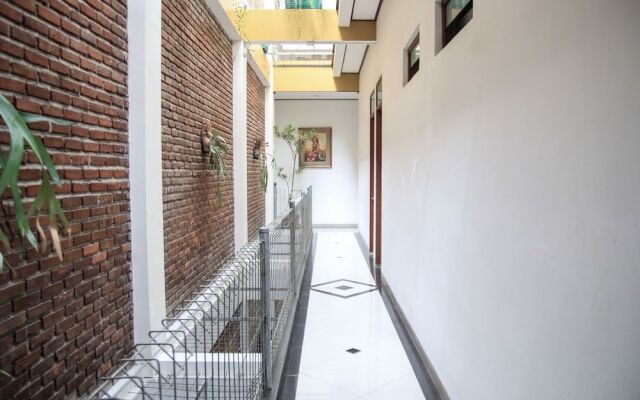 Oyo 964 Bandung Central Guest House