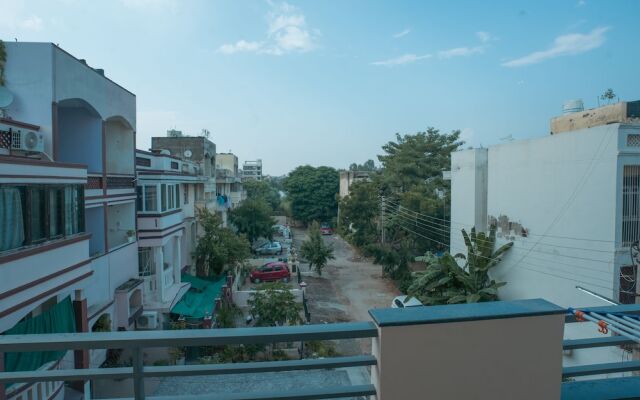 Lime Tree Luxury 3Bhk Serviced Apartment