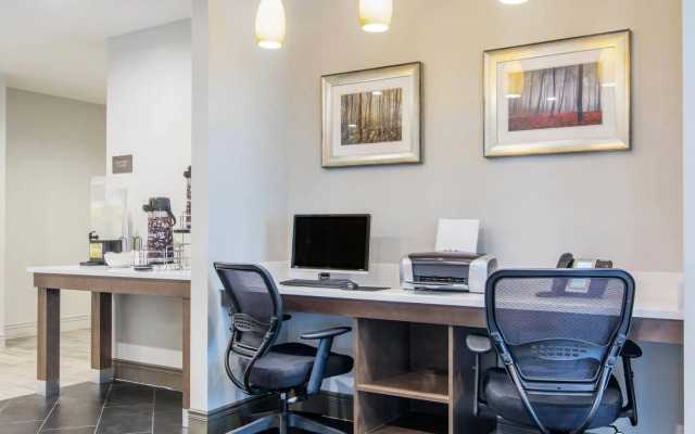 Comfort Inn & Suites