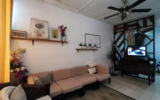 Yons' Homestay by Oyo Rooms