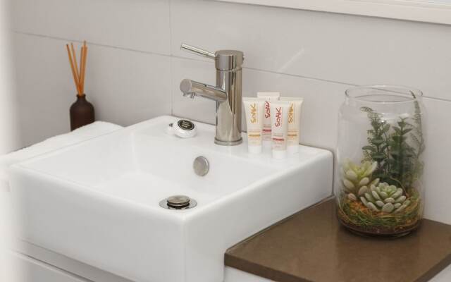 Elle Apartments by Ready Set Host