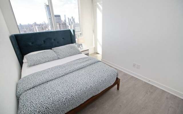 Executive 3Br in Entertainment District