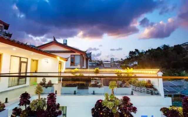 Yinian Huakai Xinian Homestay
