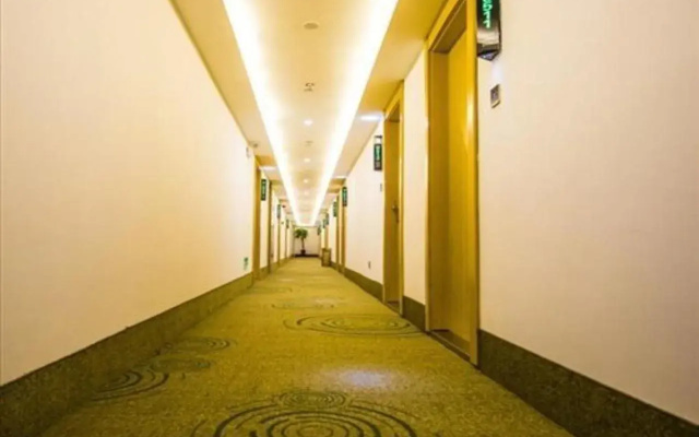 GreenTree Inn Chuzhou Langya Mountain Scenic Area Xijian Road Business Hotel