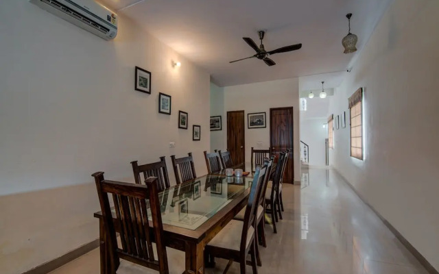 Hotel Lucky 2 by OYO Rooms