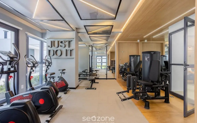 Apt w/ Balcony & View, 650m From the Metro Nik0504