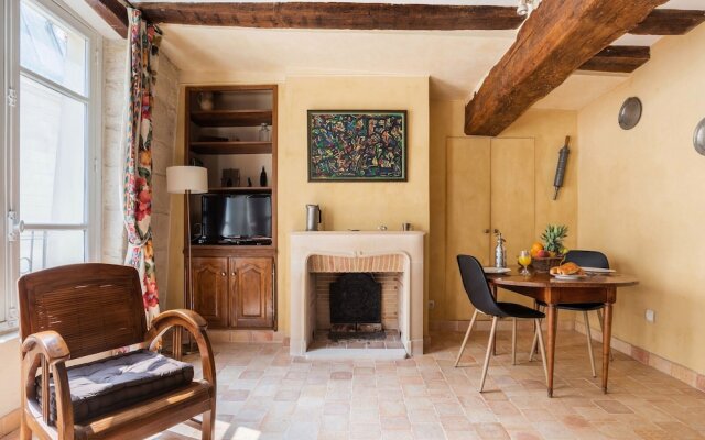 Latin Quarter - Pantheon Studio