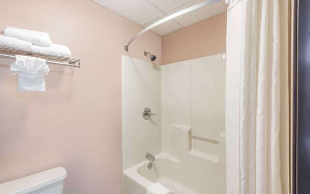 Super 8 by Wyndham Winfield/Quail Ridge Area