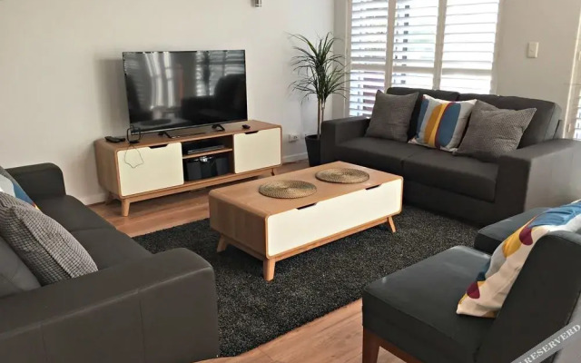 Adelaide DressCircle Apartments - Specialty Accommodation