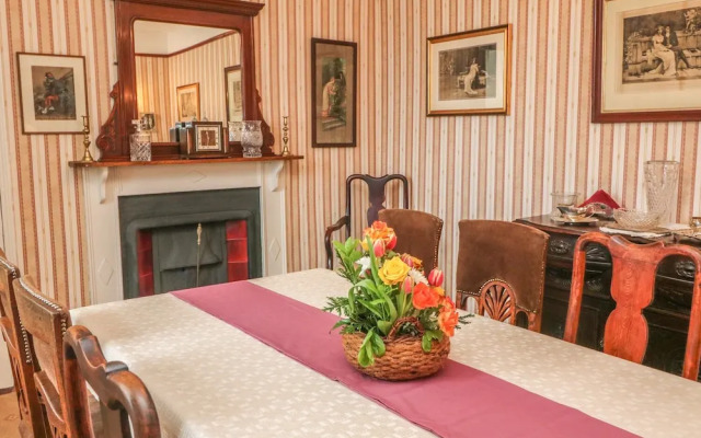 Cairbre House