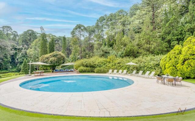 Lavish Villa with Pool I Jacuzzi, Gym & Tennis Court