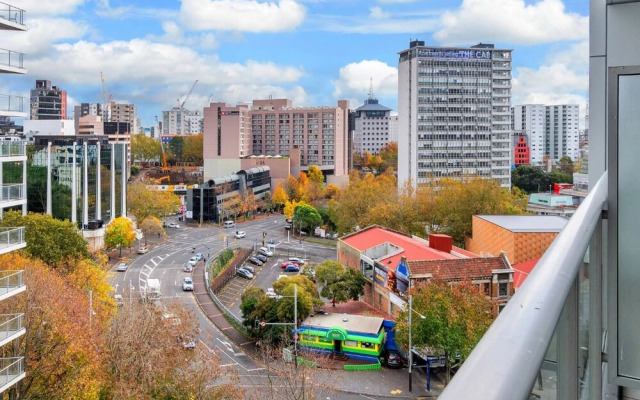 JHT - 2 BRM Apartment, Queen St, Netflix TV