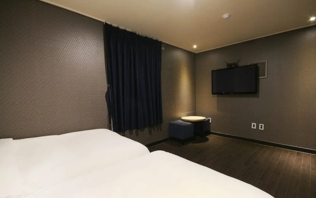 Geojedo Gohyeon Hotel Blue