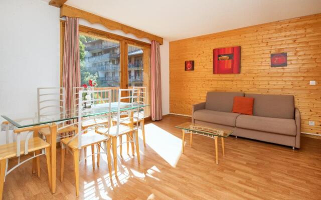 Le Hameau SPA & PISCINE appartement 3 pieces 6pers by Alpvision Residences