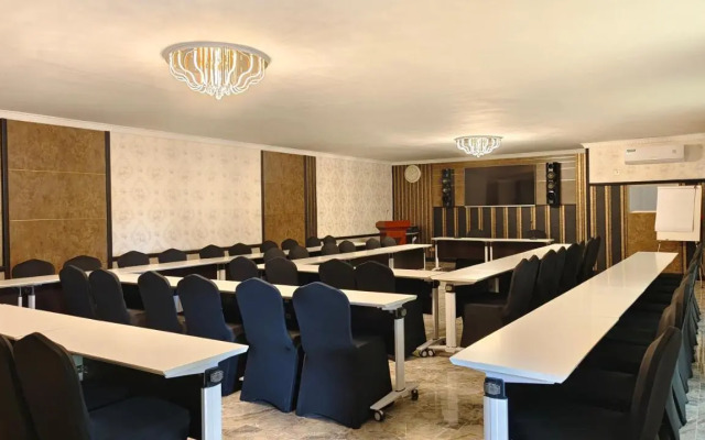Mlambe Lodges Area 12