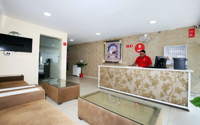 OYO 9323 Hotel Sidana Solitaires