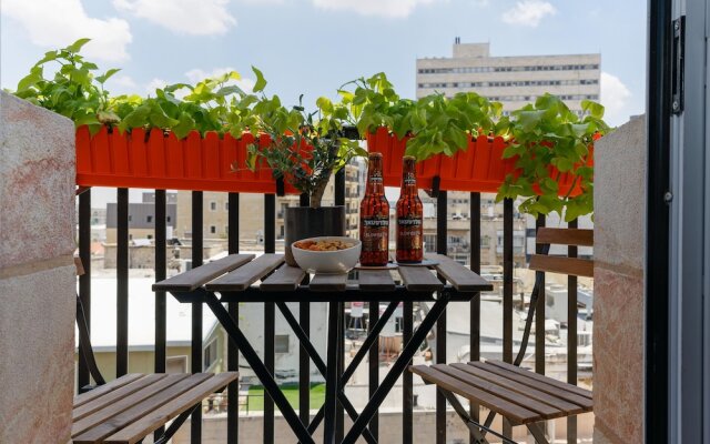 Trendy Balcony Apartment Ben Yehuda St Jerusalem