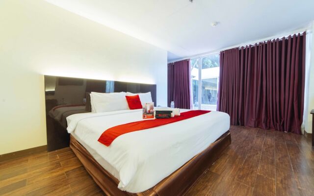 RedDoorz Premium @ The Ritz Garden Oases