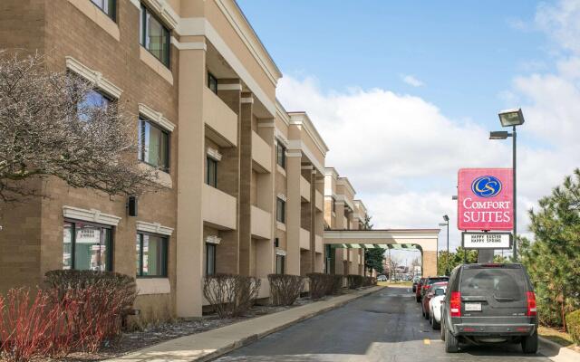 Comfort Suites Oakbrook Terrace near Oakbrook Center