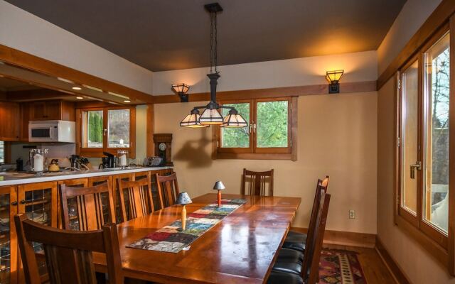 Lake Effect 5 Bedroom House