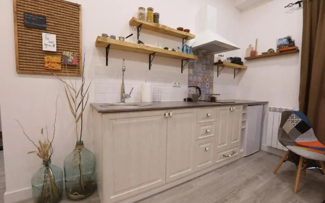 Blue Poppy - 1 BR - Self Checkin - Garden - BBQ