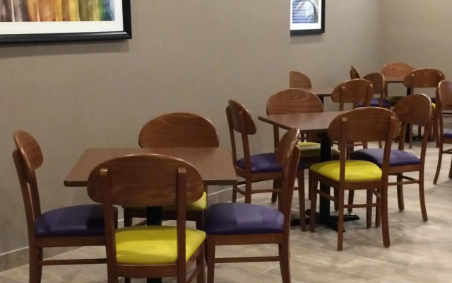 Meridian Inn & Suites Lloydminster