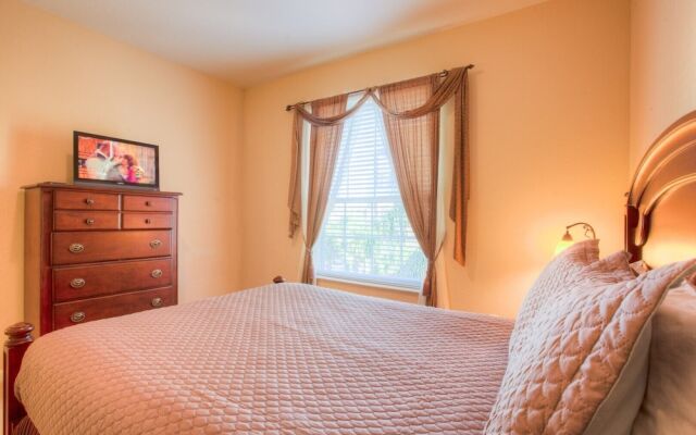 Lovely Third-floor Vista Cay Resort Condo!