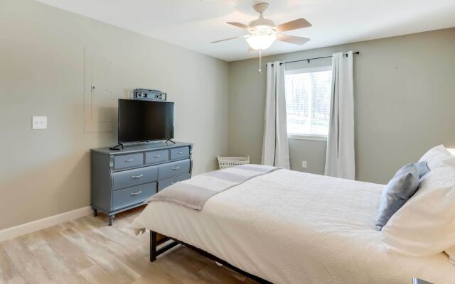 Lakefront Ozark Condo w/ Spacious Balcony!