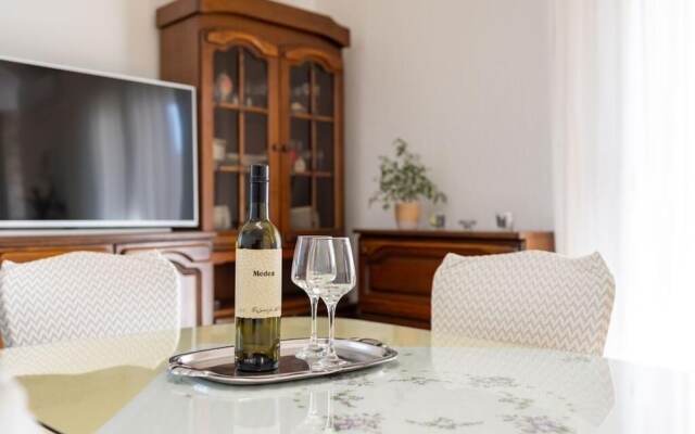 Coastal Comfort Apartment