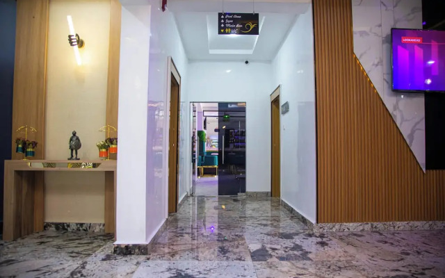 Modelo Hotel and Suites