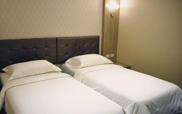 The Riverside Hotel International