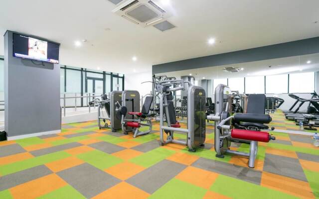 Chic CBD Pad + Pool + Gym + Sauna + Parking