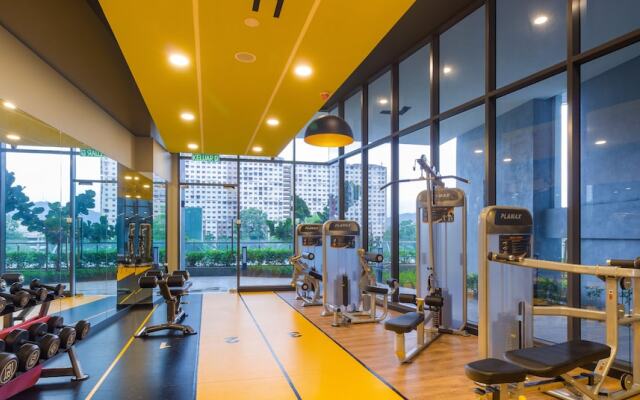 Neu Suites Residence, Embassy Row