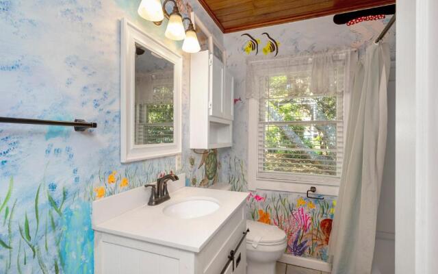 Papas Place by Oak Island Accommodations