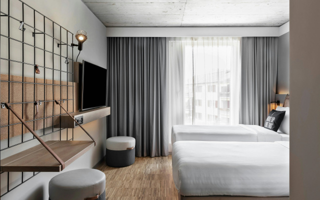 Moxy Rapperswil – Guest Rooms – Rapperswil